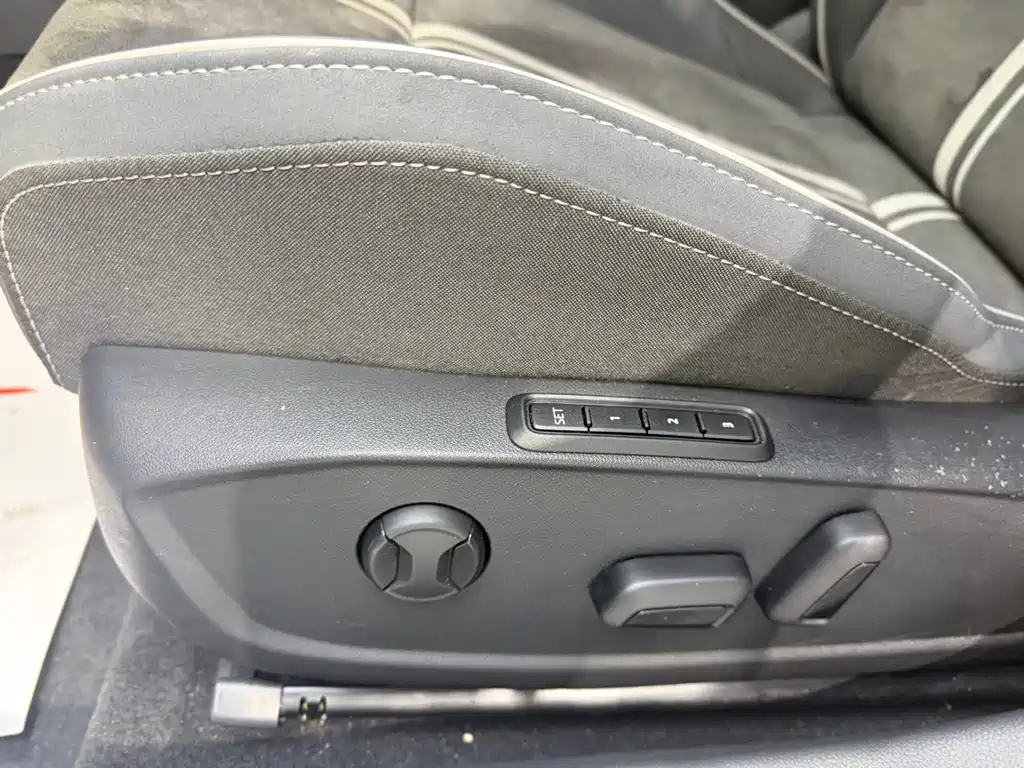 Volkswagen Golf 2023 280TSI DSG R-Line Lite