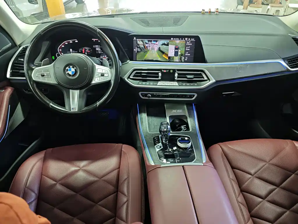 BMW X5 2022 xDrive 30Li Premium M Sport