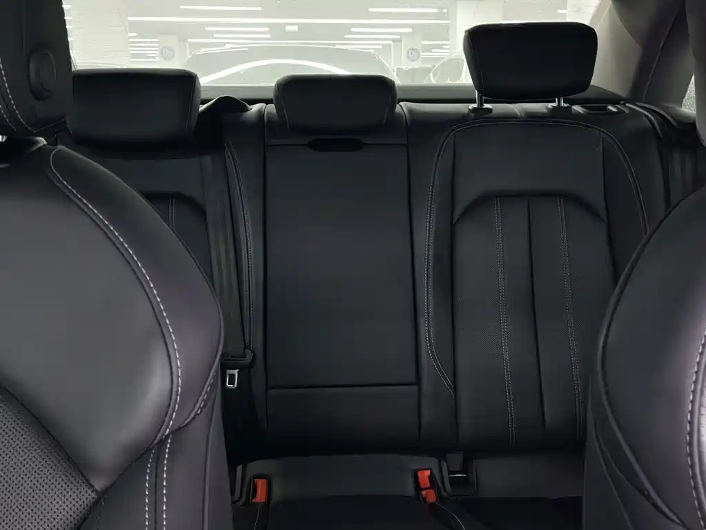 Audi A4L — миниатюра 6