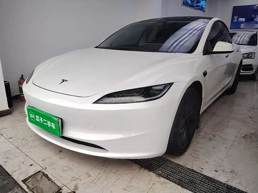 Tesla Model 3 2025