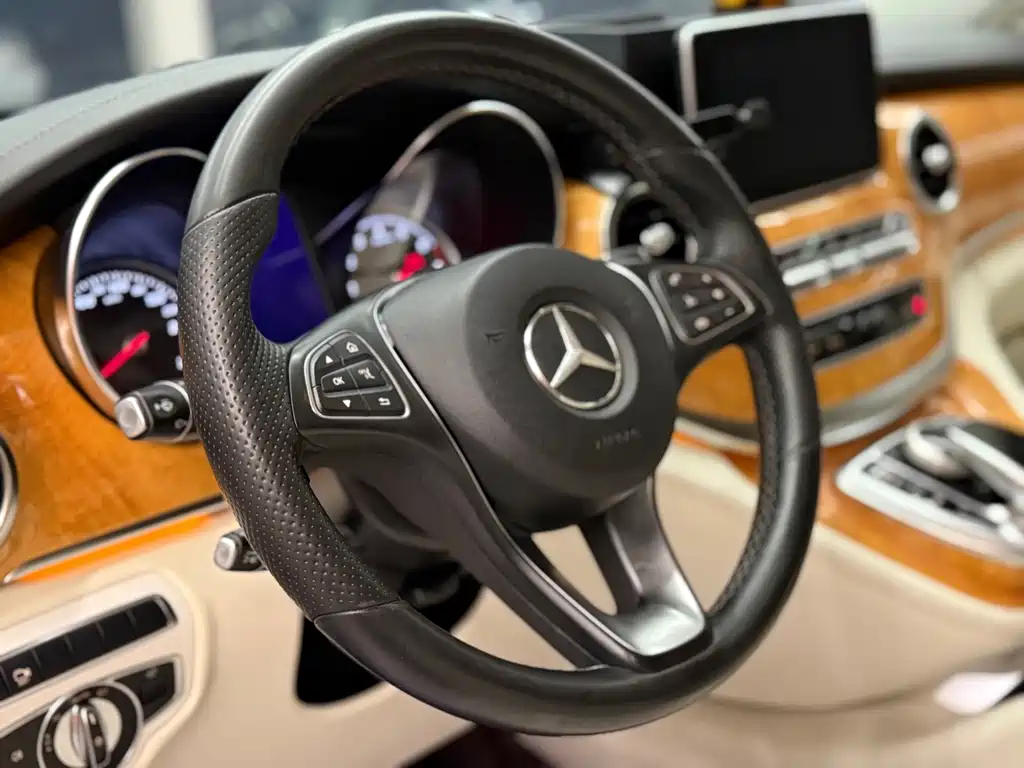 Mercedes-Benz V-Class — миниатюра 11