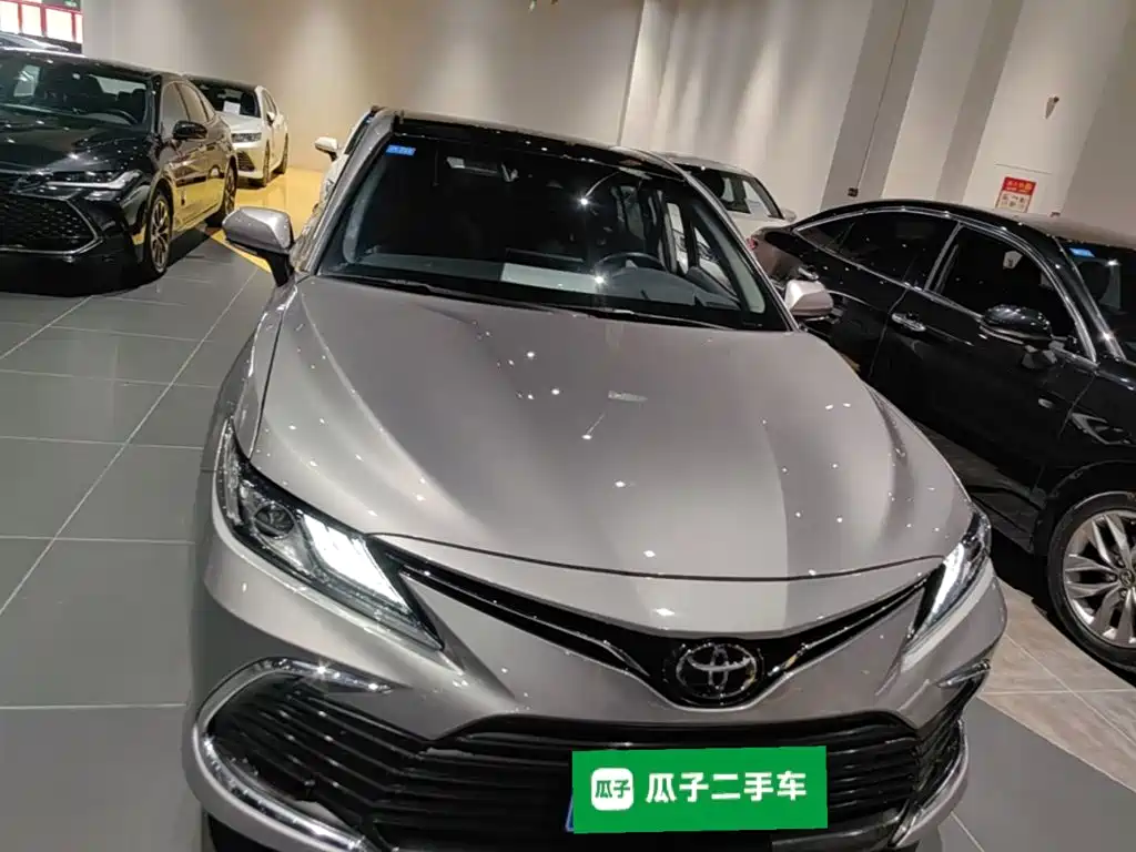 Toyota Camry — миниатюра 3