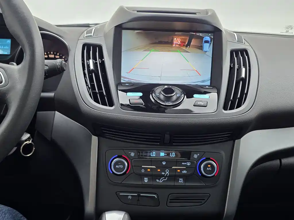 Ford Kuga — миниатюра 16