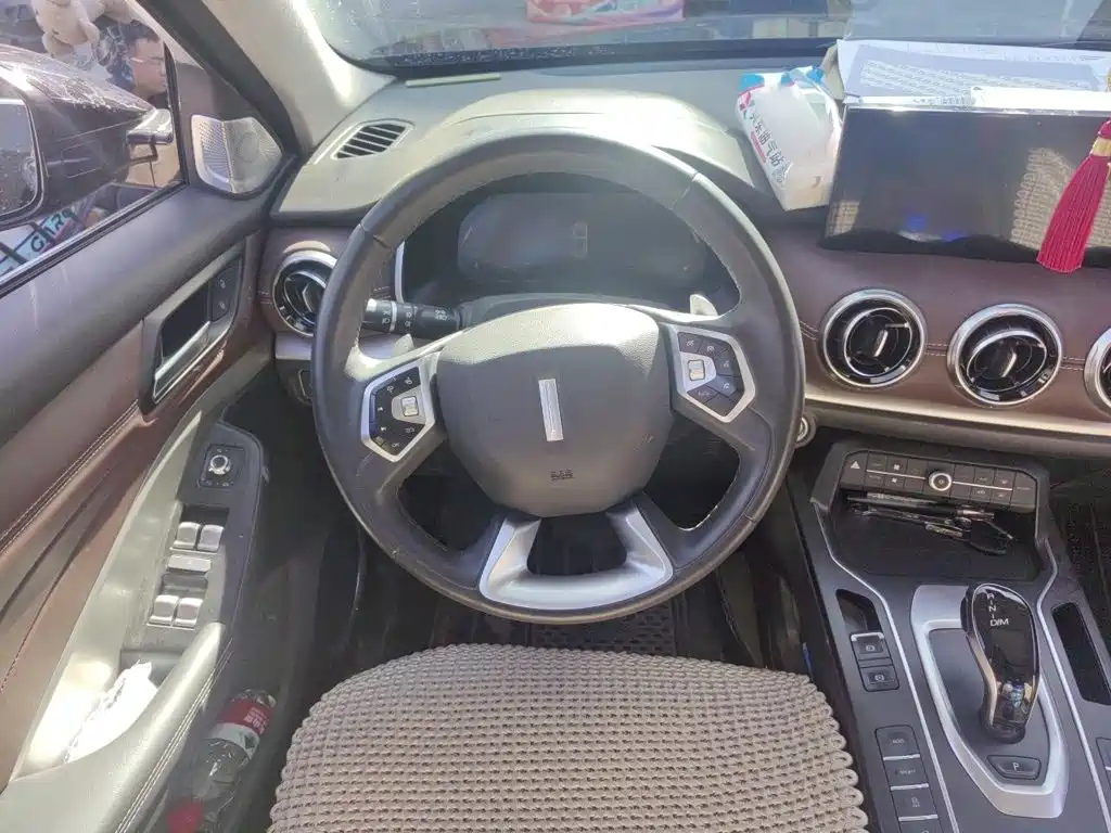 Wey Wey VV6 — миниатюра 3
