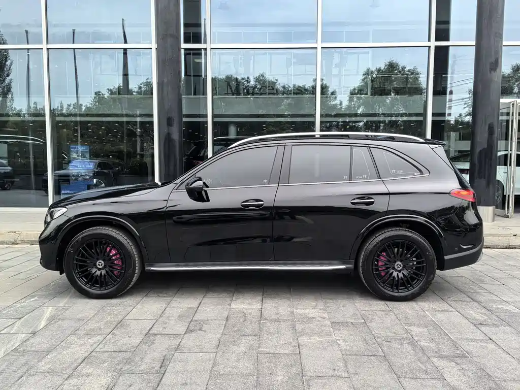 Mercedes-Benz GLC 2025 GLC 300 L 4MATIC 5 мест