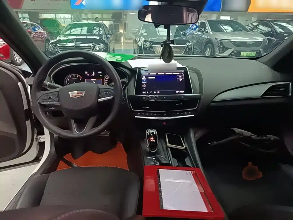 Cadillac CT5 — миниатюра 10