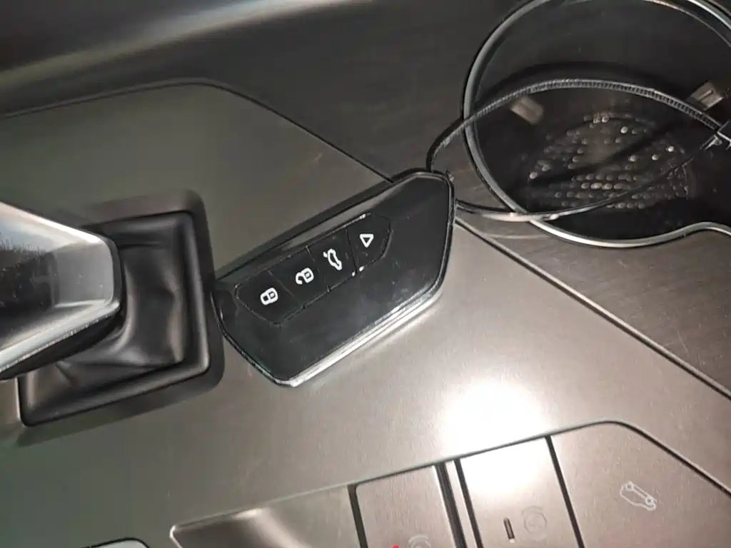 Roewe D5X DMH — миниатюра 9