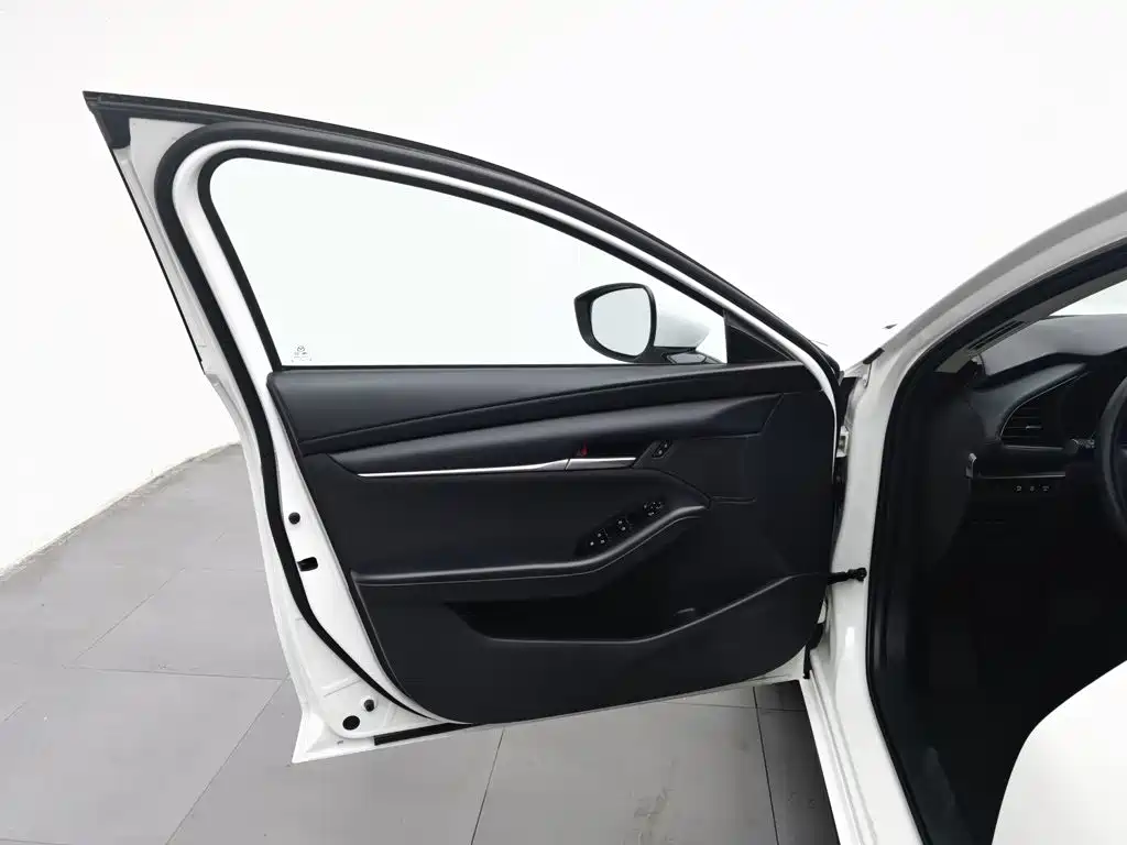 Mazda 3 Axela — миниатюра 8