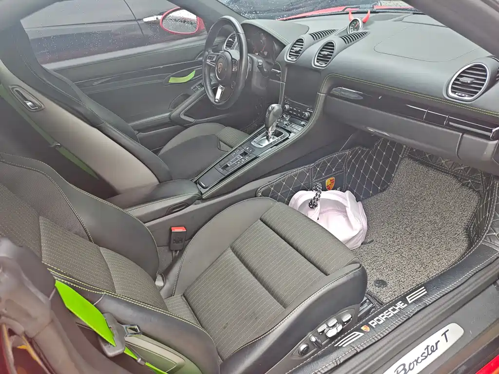 Porsche 718 2019 Boxster T 2.0T