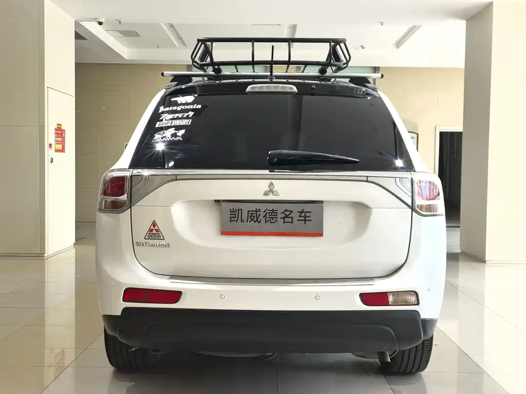 Mitsubishi Outlander (Import) — миниатюра 3