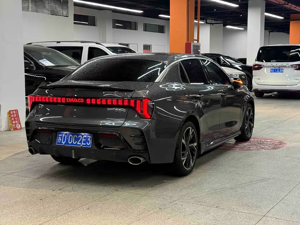 Lynk & Co 03 — миниатюра 4