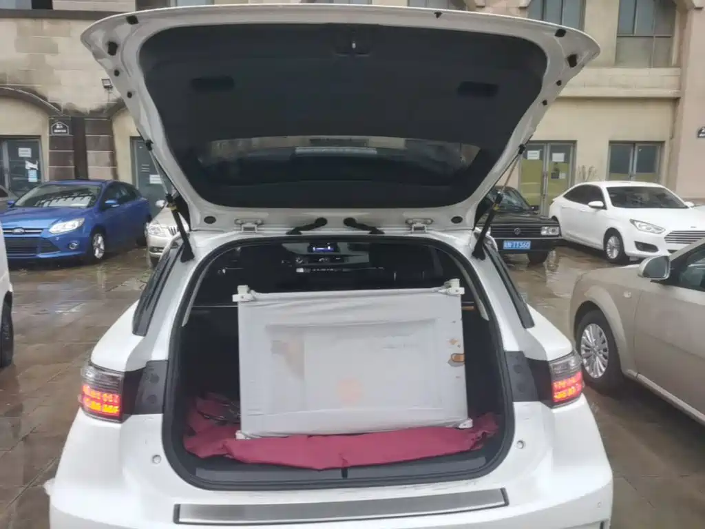 Lexus CT — миниатюра 15
