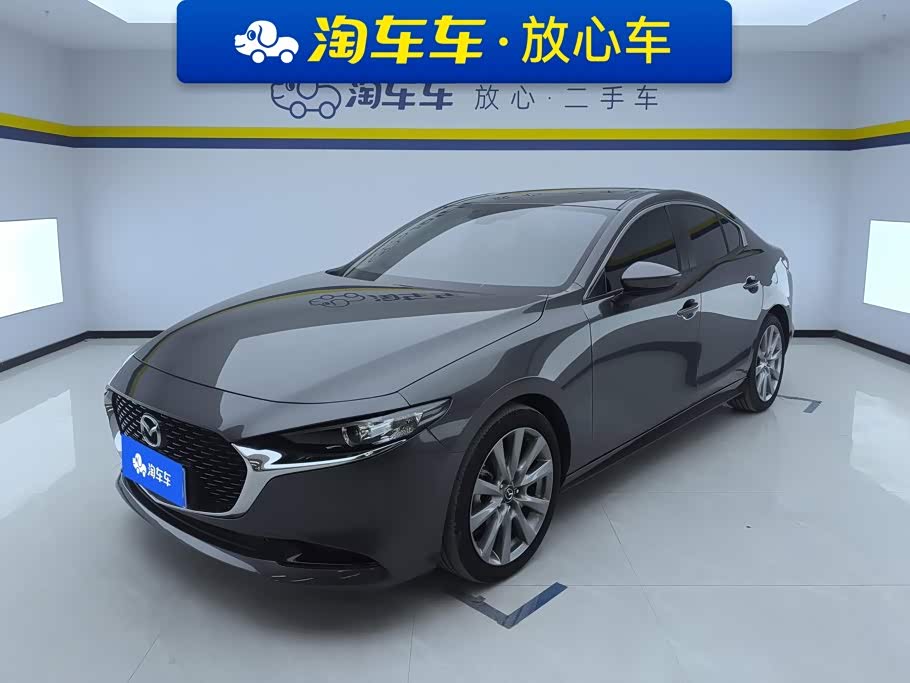 Mazda Mazda3 Axela 2.0 л 2024 г. Серебристо-серый, пробег 33600 км