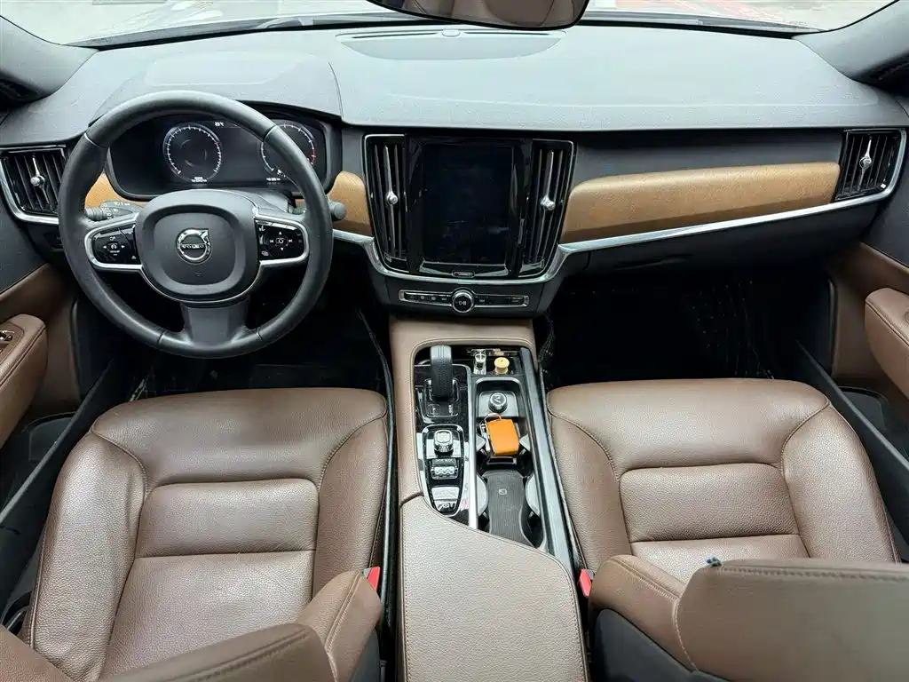 Volvo S90 2021 B5 Luxury