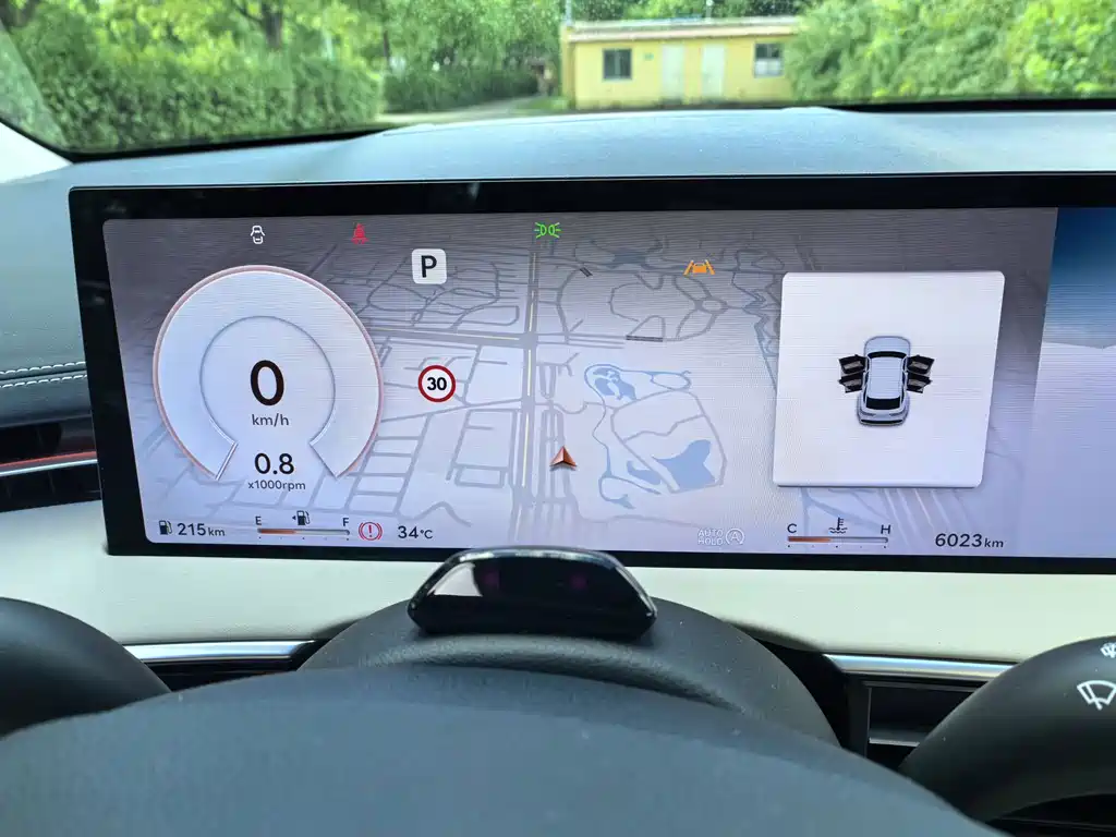 Genesis GV70 — миниатюра 14