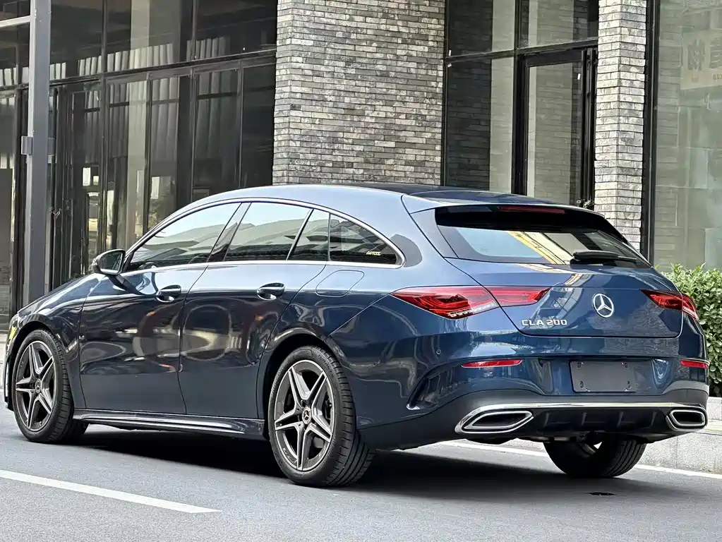 MERCEDES-BENZ CLA