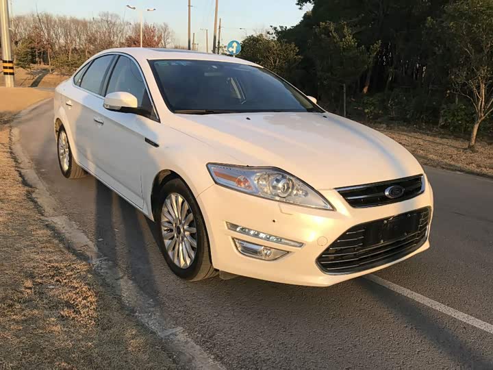 蒙迪欧-致胜 2012款 2.0l gtdi240旗舰运动版