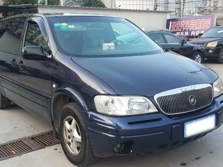 别克gl8 01款 3.0 自动豪华型