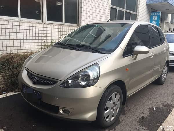 2004款 飞度 三厢1.3 mt