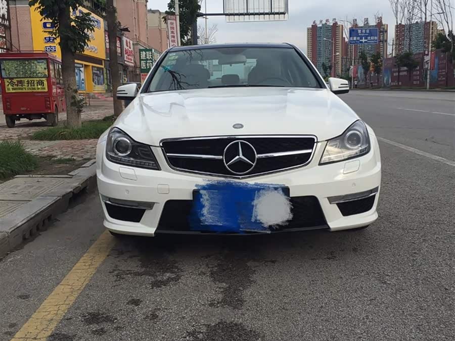 车主说明     13款c260 改c63外观,完全1比1宽体套件 驼峰机盖,加长