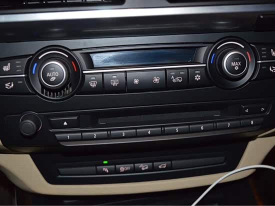 2011款 宝马x5 xdrive35i 领先型