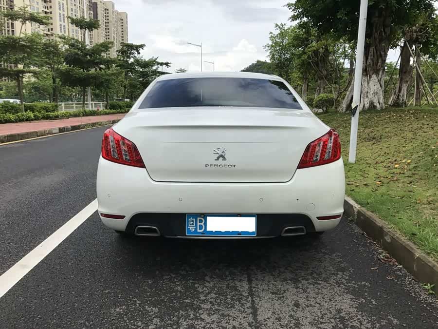 请帮我设计一个艺术签名,名字"徐志伟"!