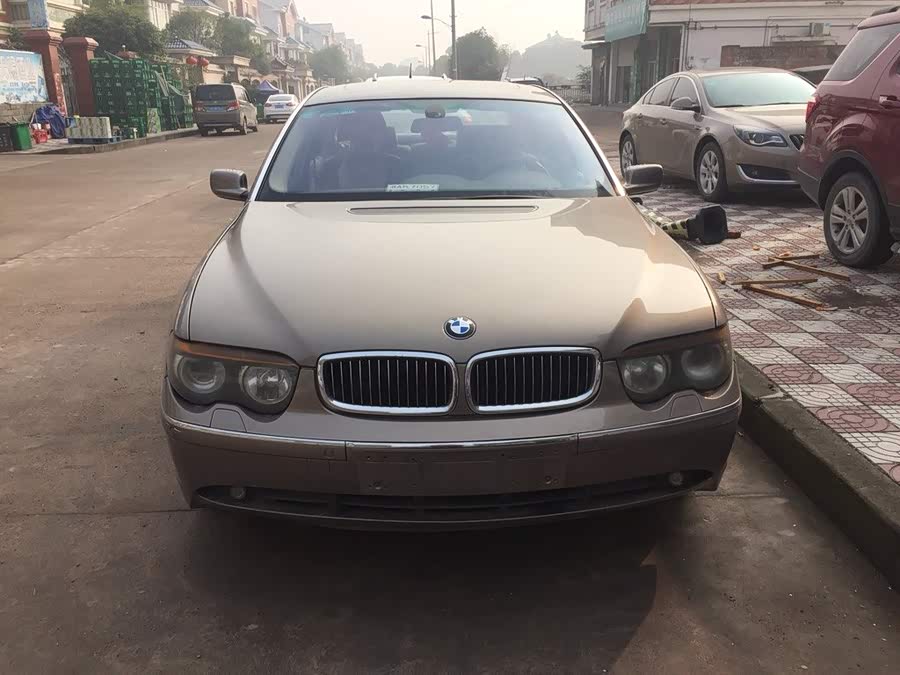 宝马7系 03款 735i