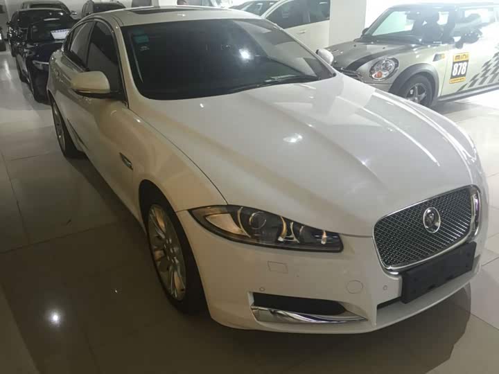 捷豹xf 2015款 xf 2.0t 豪华版