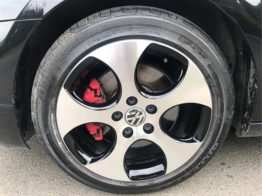 跪求大门与主卧门正对和主卫门对着床的解决方案