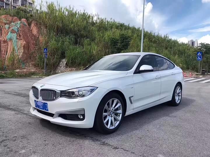 宝马3系gt 2013款 320i 风尚设计套装