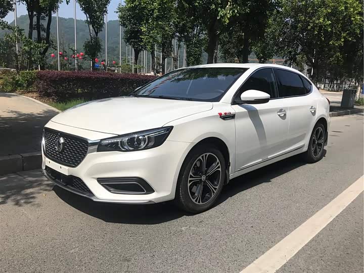 名爵6 2018款 20t 自动trophy尊享互联网版 国vi