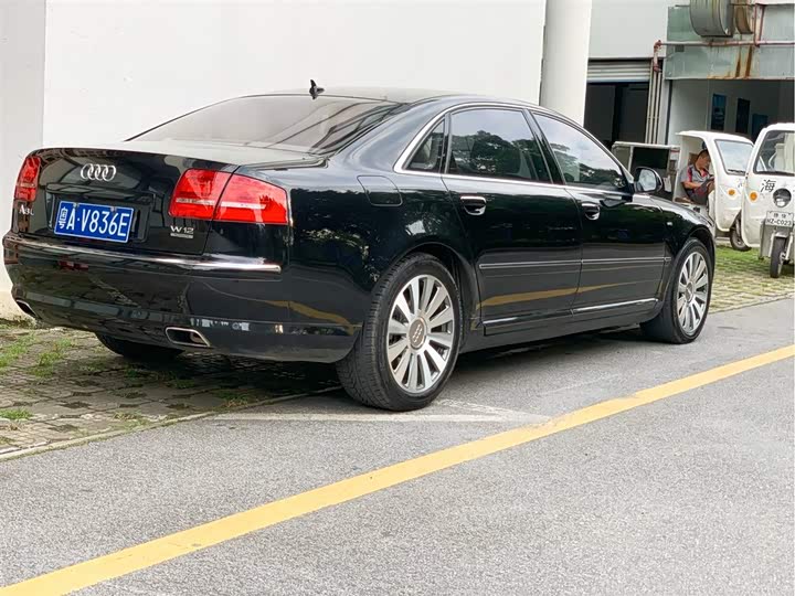 奥迪a8 2010款 a8l 6.0 w12 quattro 百年纪念版