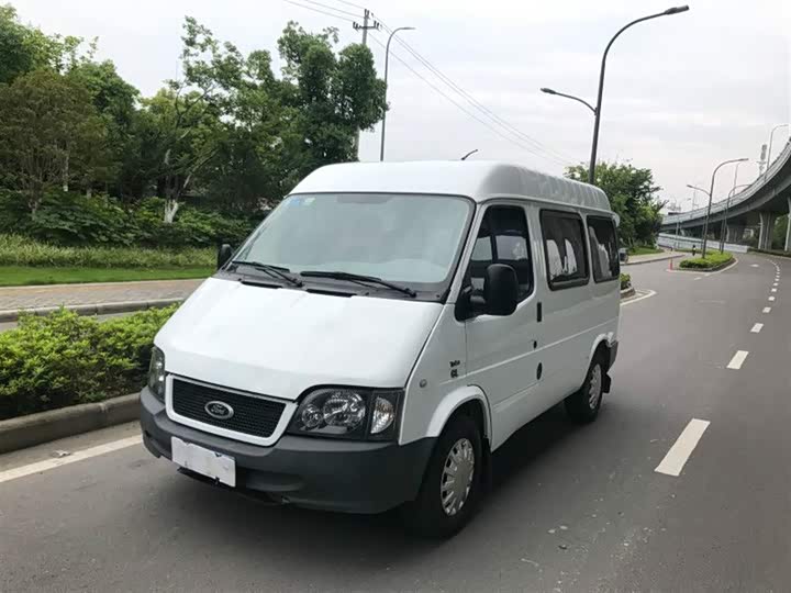 经典全顺 2016款 2.8t柴油短轴6座中顶多功能车jx493zlq4