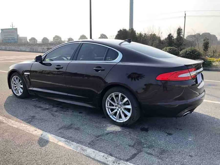 捷豹xf 2015款 xf 3.0 sc r-sport 豪华版