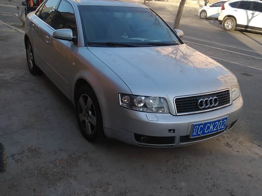 奥迪a4 03款 2.4 尊享型