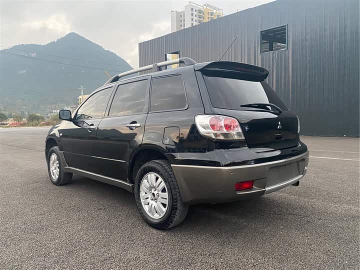 欧蓝德经典 2005款 2.4l 手动两驱运动型