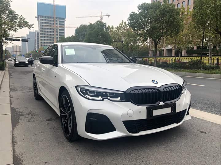 宝马3系 2021款 325i m运动曜夜套装