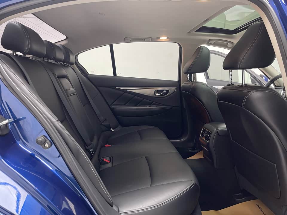 Infiniti Q50L
