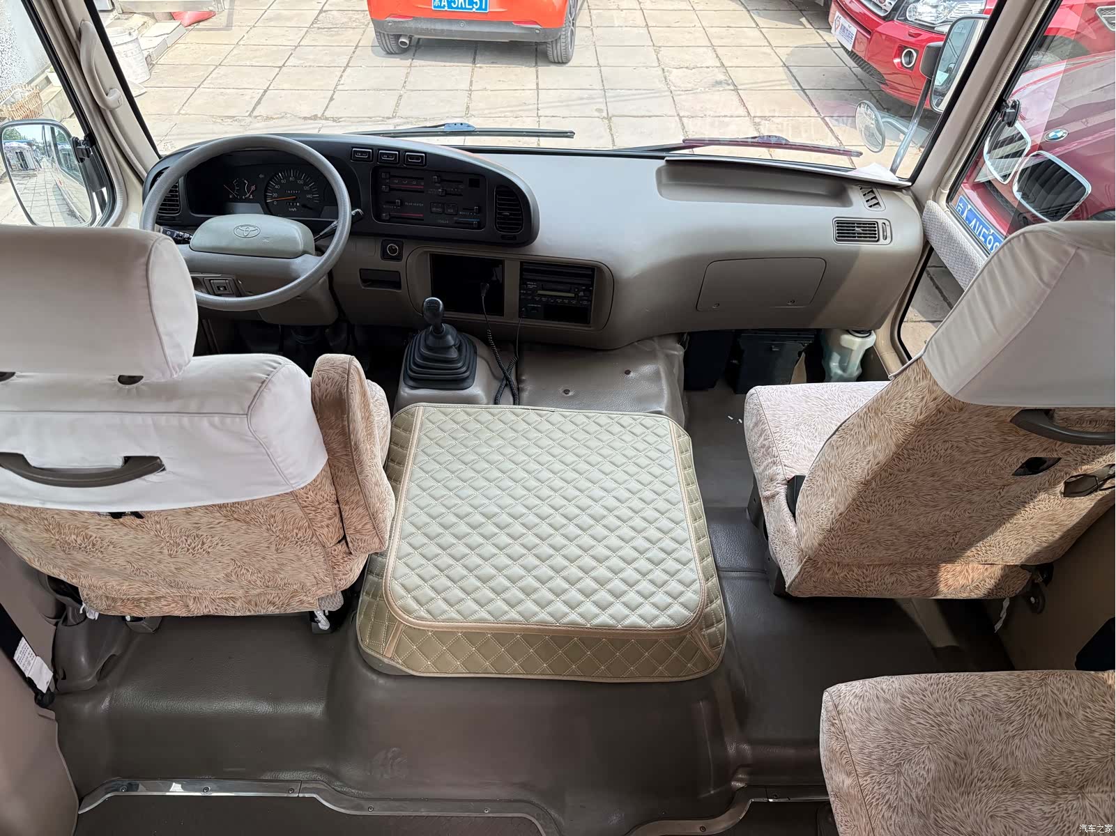 Toyota Coaster, 2011 20