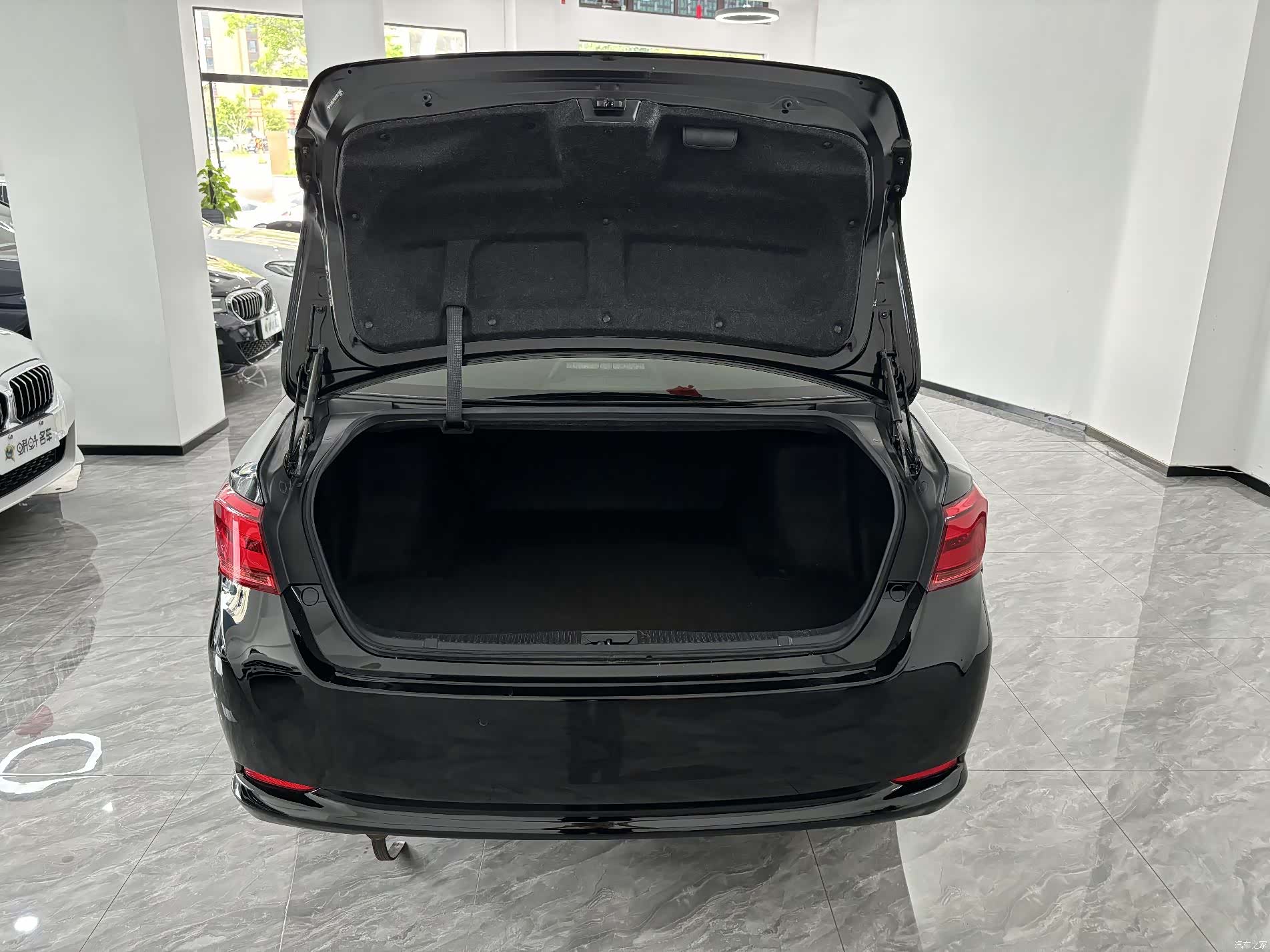 Toyota Crown, 2017 14