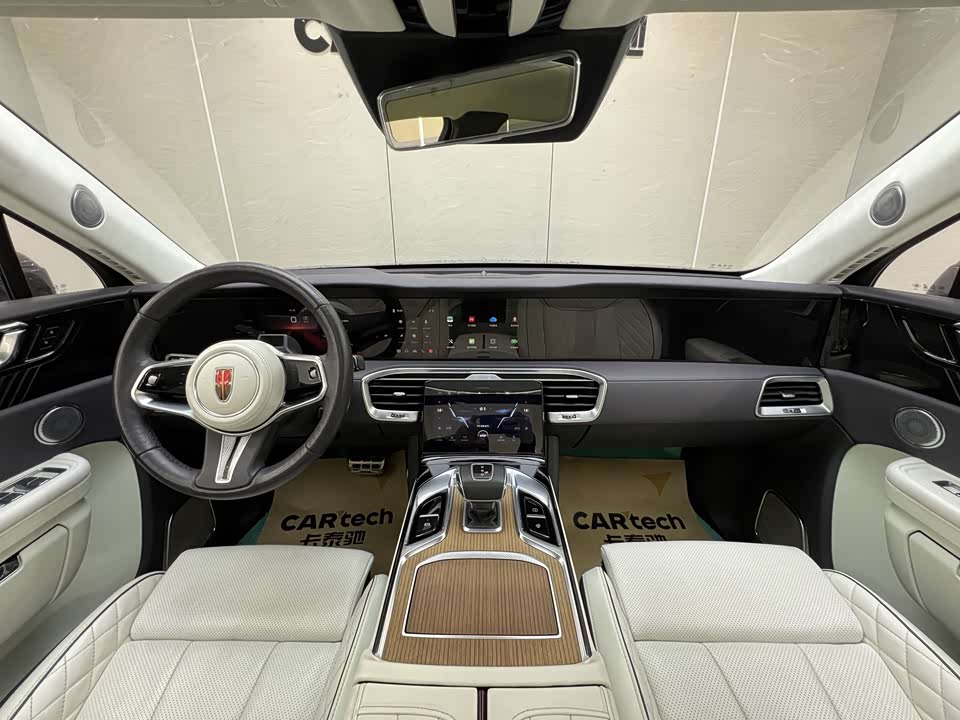 Hongqi E-HS9