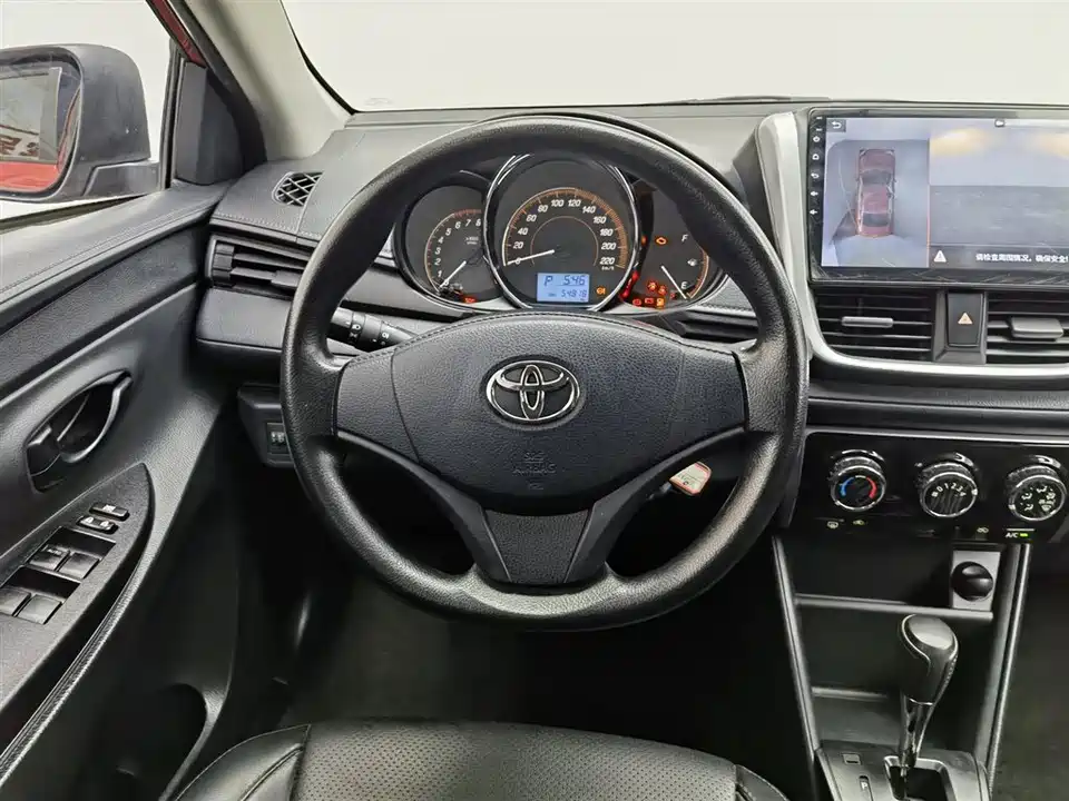 Toyota YARiS L to enjoy Toyota YARiS L to enjoy