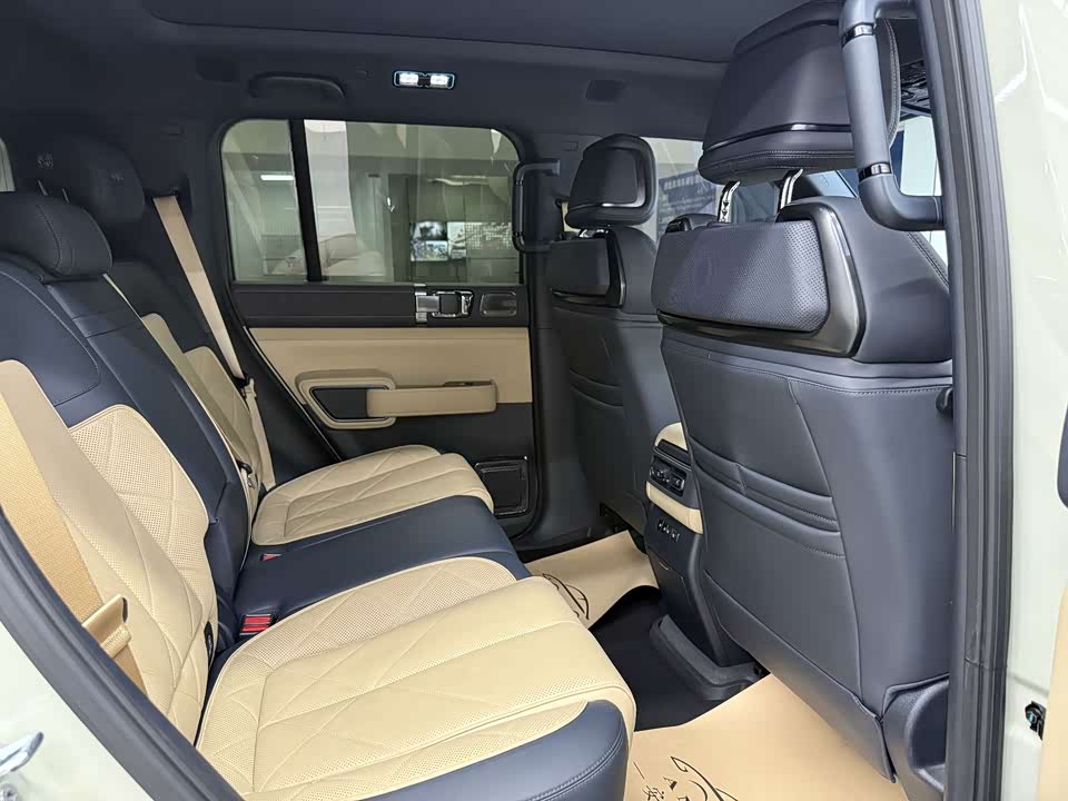 BYD Leopard 5 BYD Leopard 5