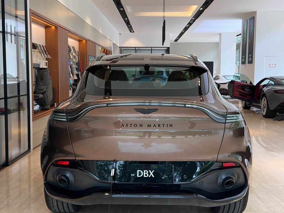 Aston Martin DBX Aston Martin DBX