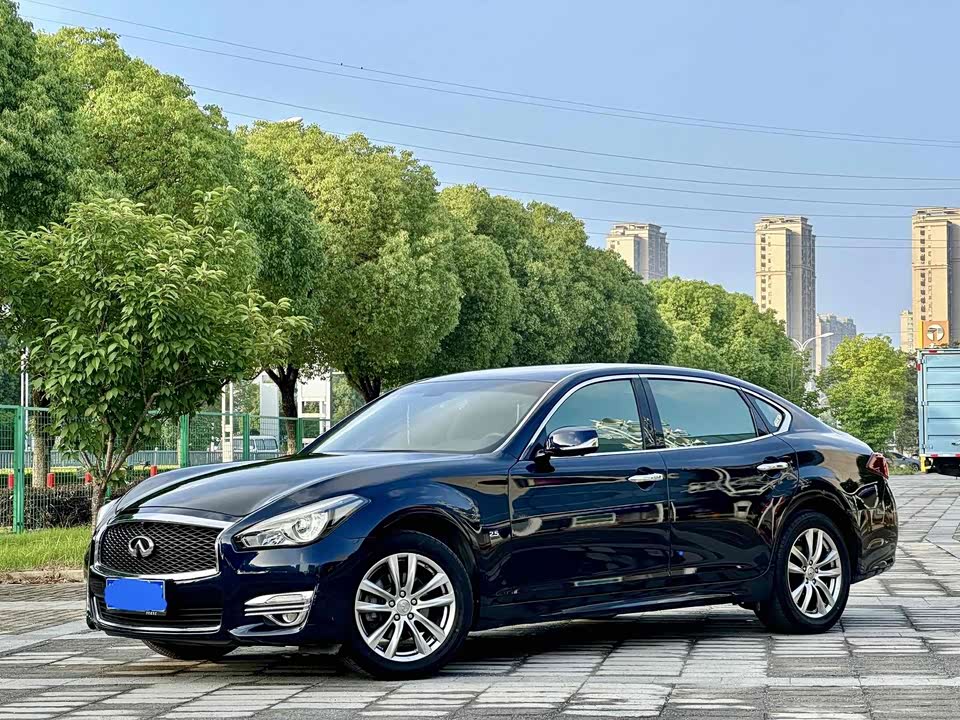 Infiniti Q70 Infiniti Q70