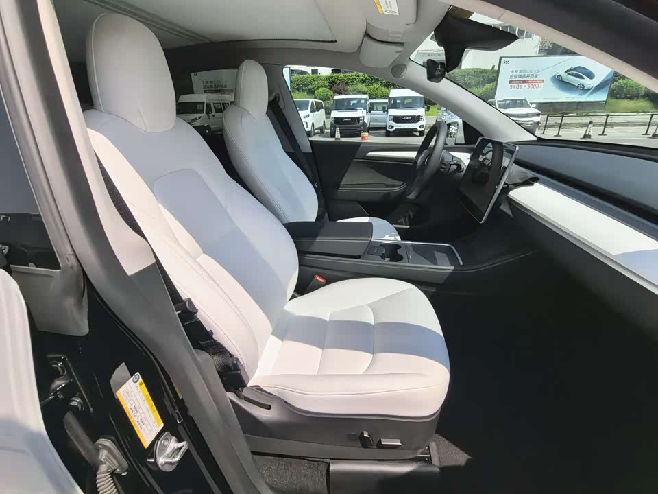 Tesla Model Y Tesla Model Y