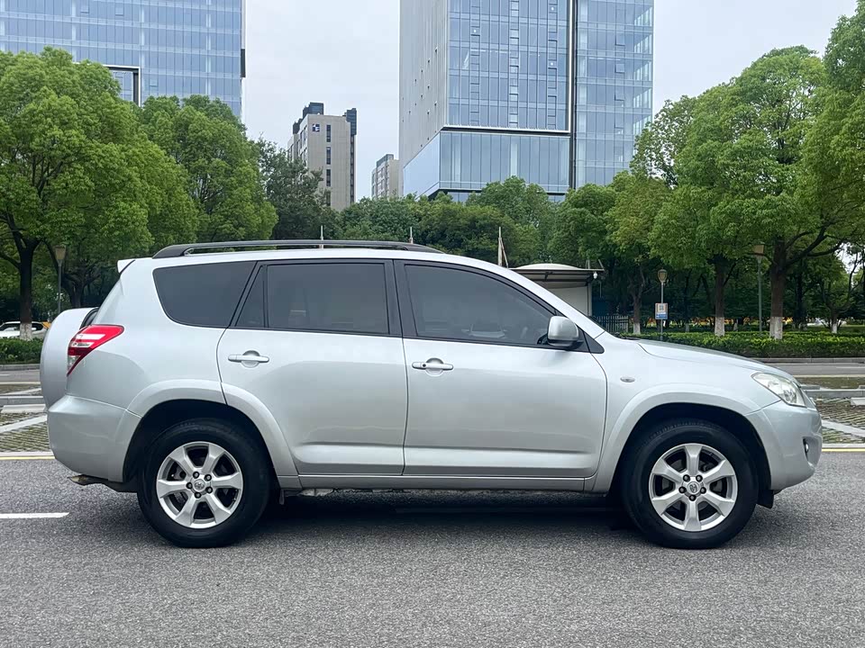 Toyota RAV4 Rongfang
