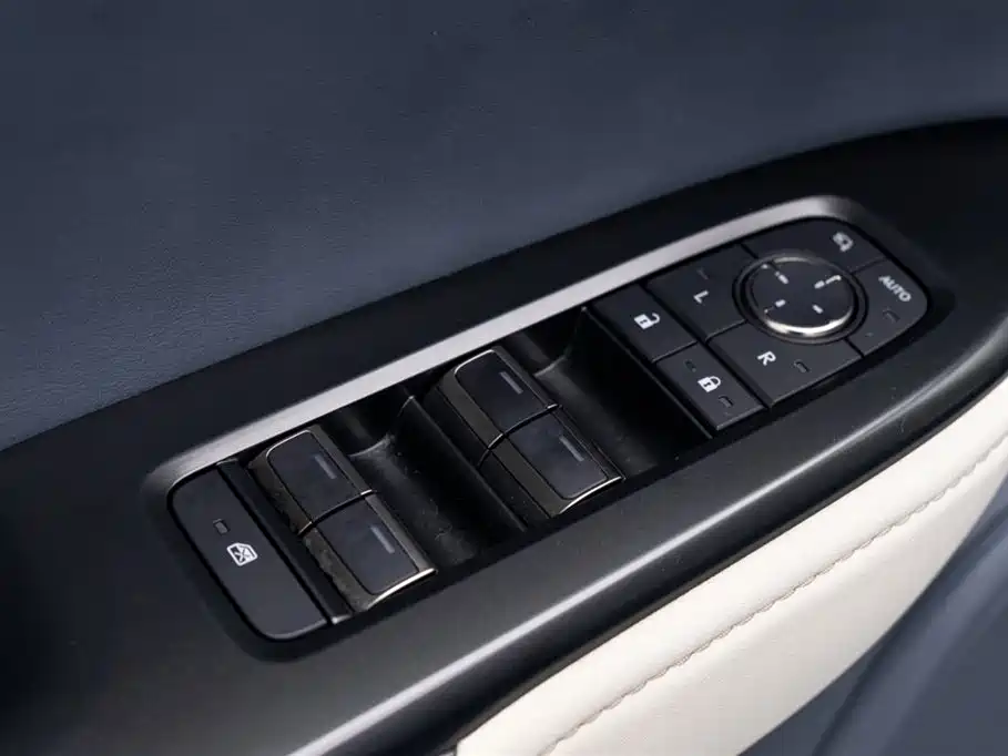 Lexus RZ Lexus RZ