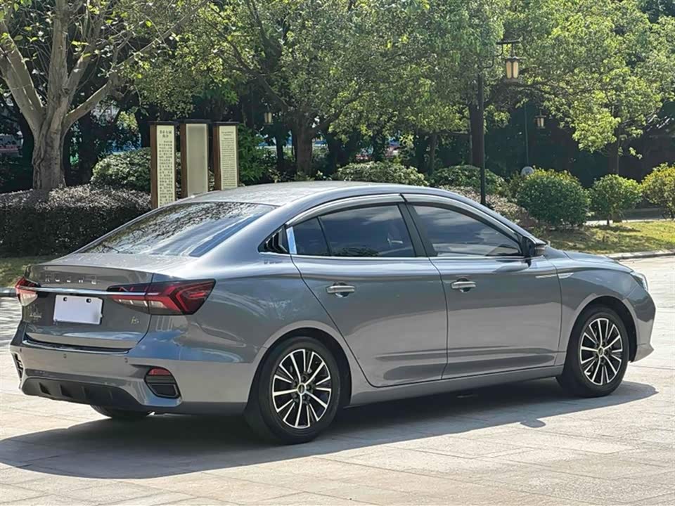 Roewe i5 Roewe i5