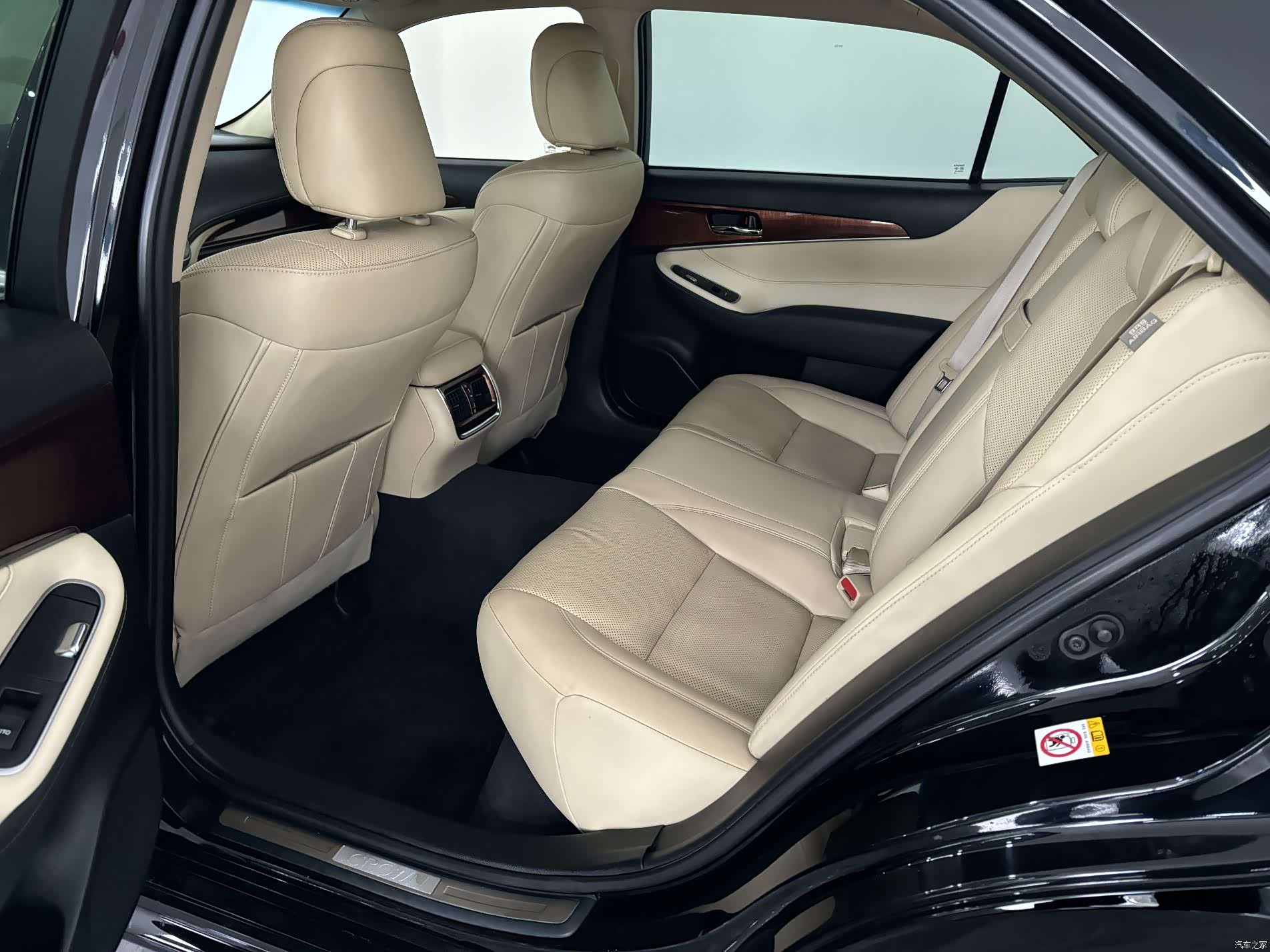 Toyota Crown, 2017 9